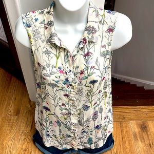 💰3/$25 ❤️ H&M, white and floral sleeveless blouse - size 2